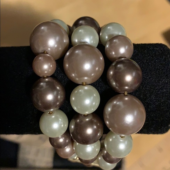 Lia Sophia 3 piece brushed gold coloured set - Picture 3 of 5